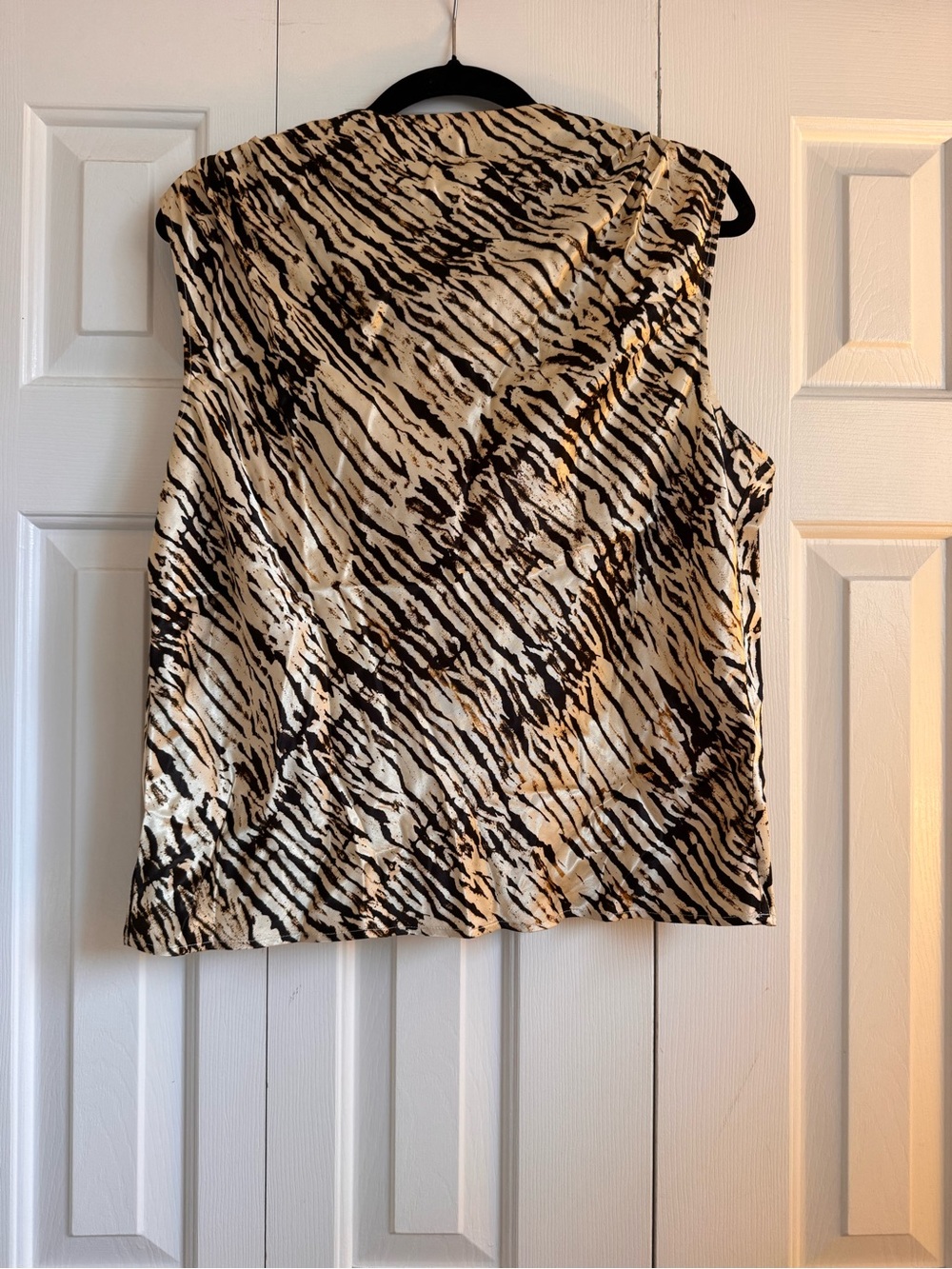 Rails "Kaleen" mockneck sleeveless satin blouse- L